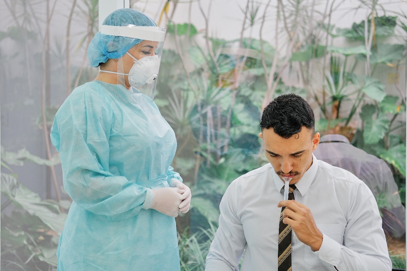 Covid 19: testes RT-PCR com material coletado na saliva são aliados no combate à pandemia
