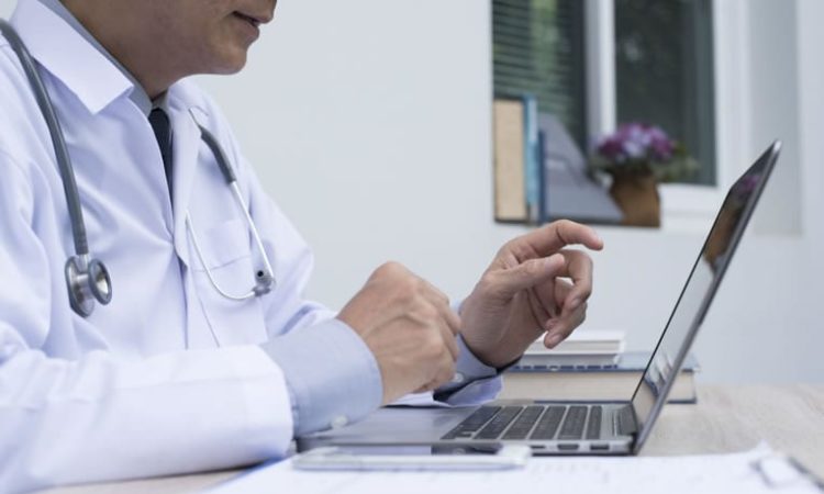 Abramge contabiliza mais de 2,5 milhões de teleconsultas nos últimos 12 meses