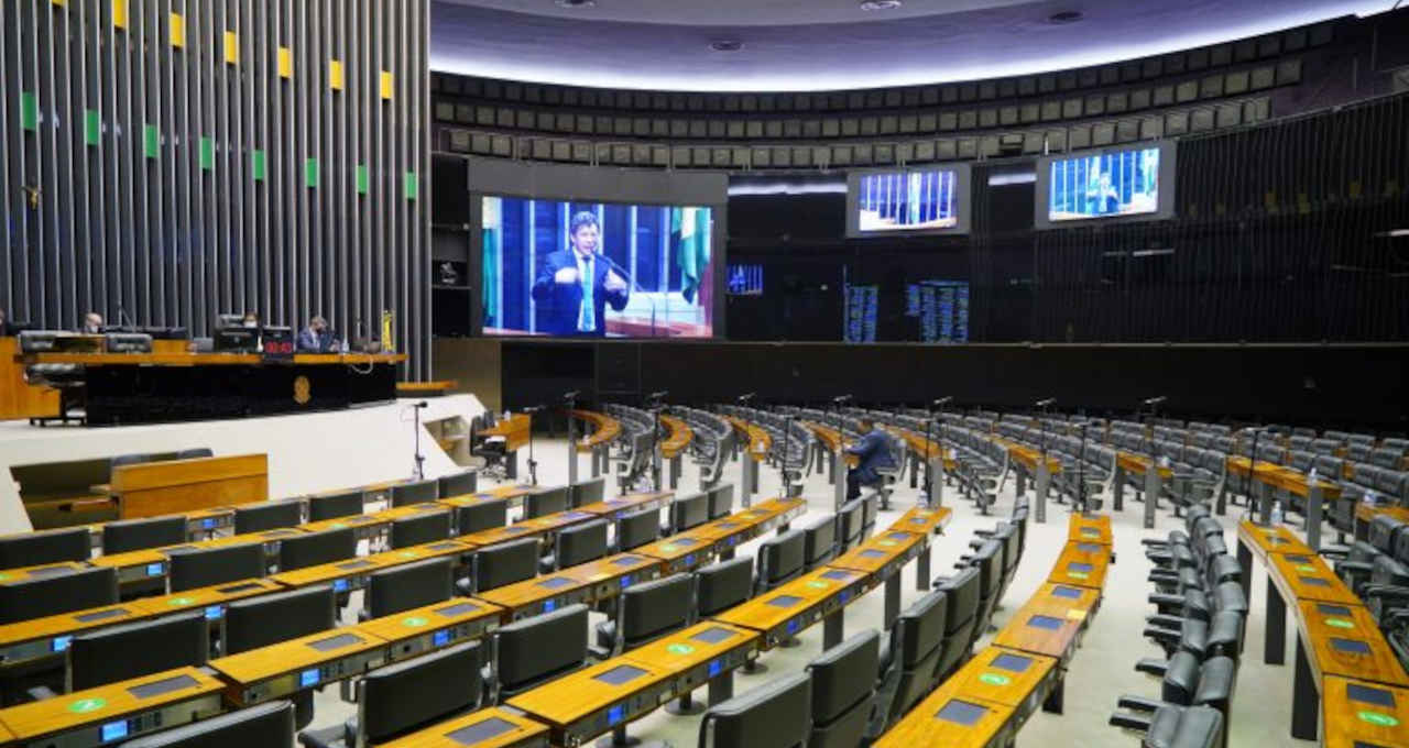 Câmara aprova projeto que susta regras sobre planos de saúde de empregados de estatais