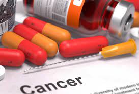 Bolsonaro veta projeto que liberaria remédios para câncer via planos de saúde