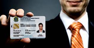 Mais de 1,5 mil alunos iniciam fase final do curso de corretores