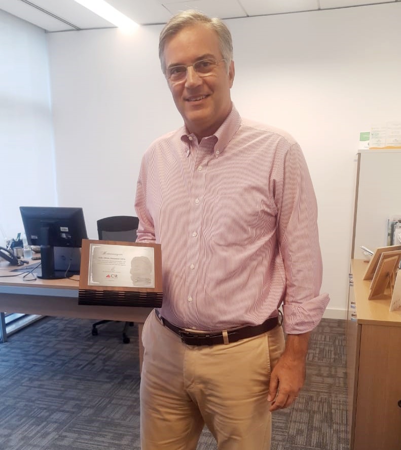 Presidentes da FenaPrevi e FenaSaúde são homenageados pelo CSP-MG