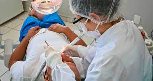 Saúde Bucal no Brasil: um panorama entre os setores público e privado