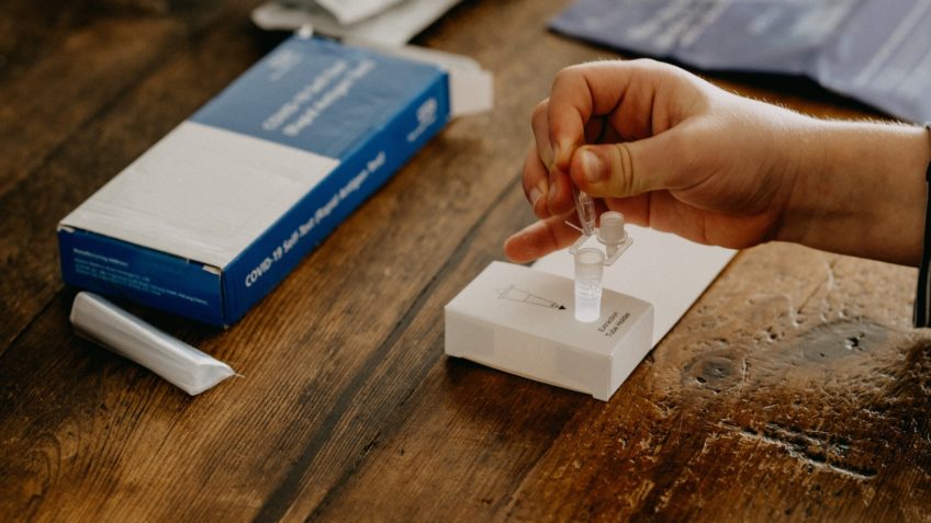 Seguros devem cobrir autotestes de covid, determina EUA