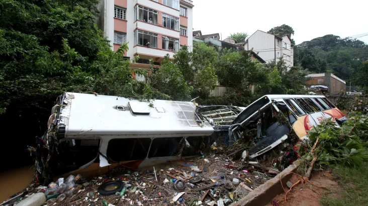 Seguradoras receberam cerca de 700 pedidos de indenização após chuvas em Petrópolis