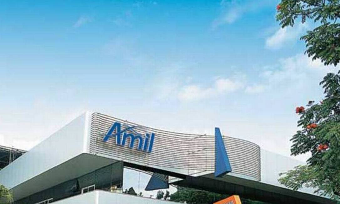 Clientes da Amil criticam troca de plano e reclamam de descredenciamentos: “tenho câncer e não posso tratar”