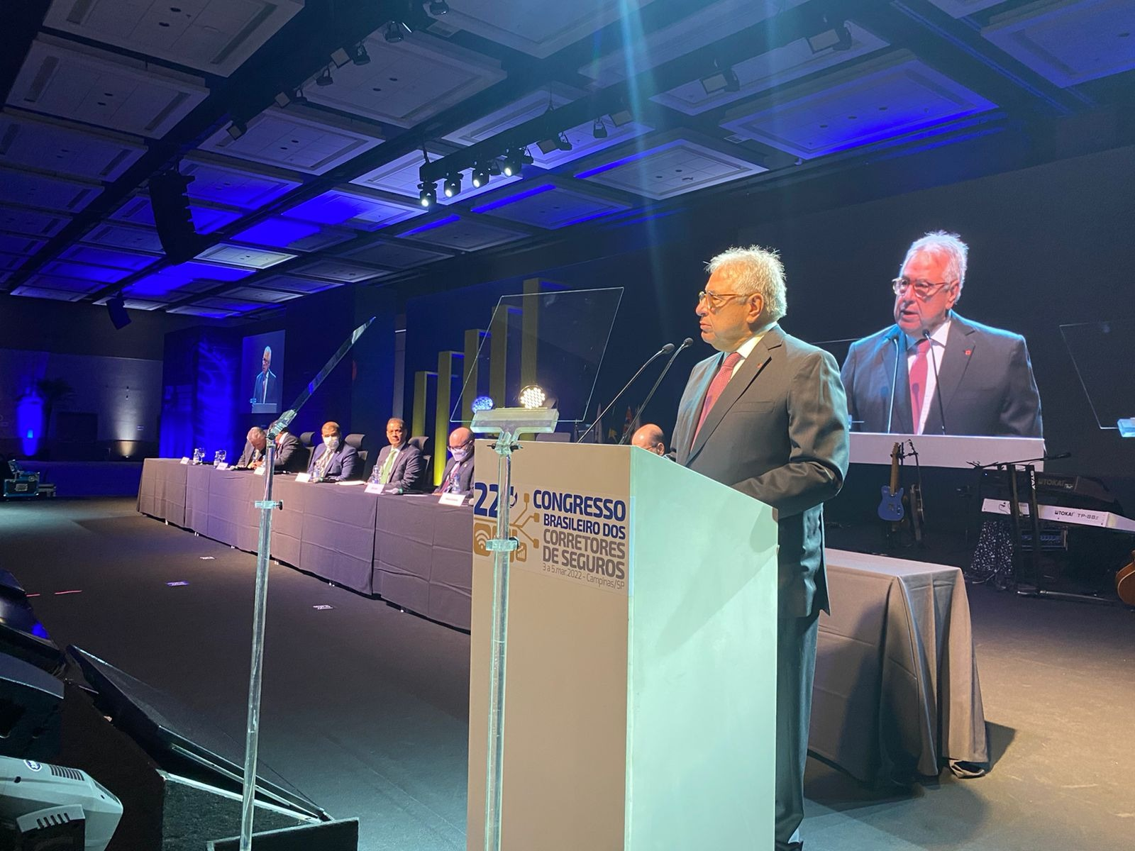 Presidente da CNseg destaca a força e resiliência do mercado segurador na abertura do 22º Congresso dos Corretores