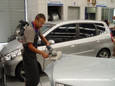 Livre escolha de sistemas de orçamentação para oficinas de funilaria e pintura reduz custo operacional em mais de 60%