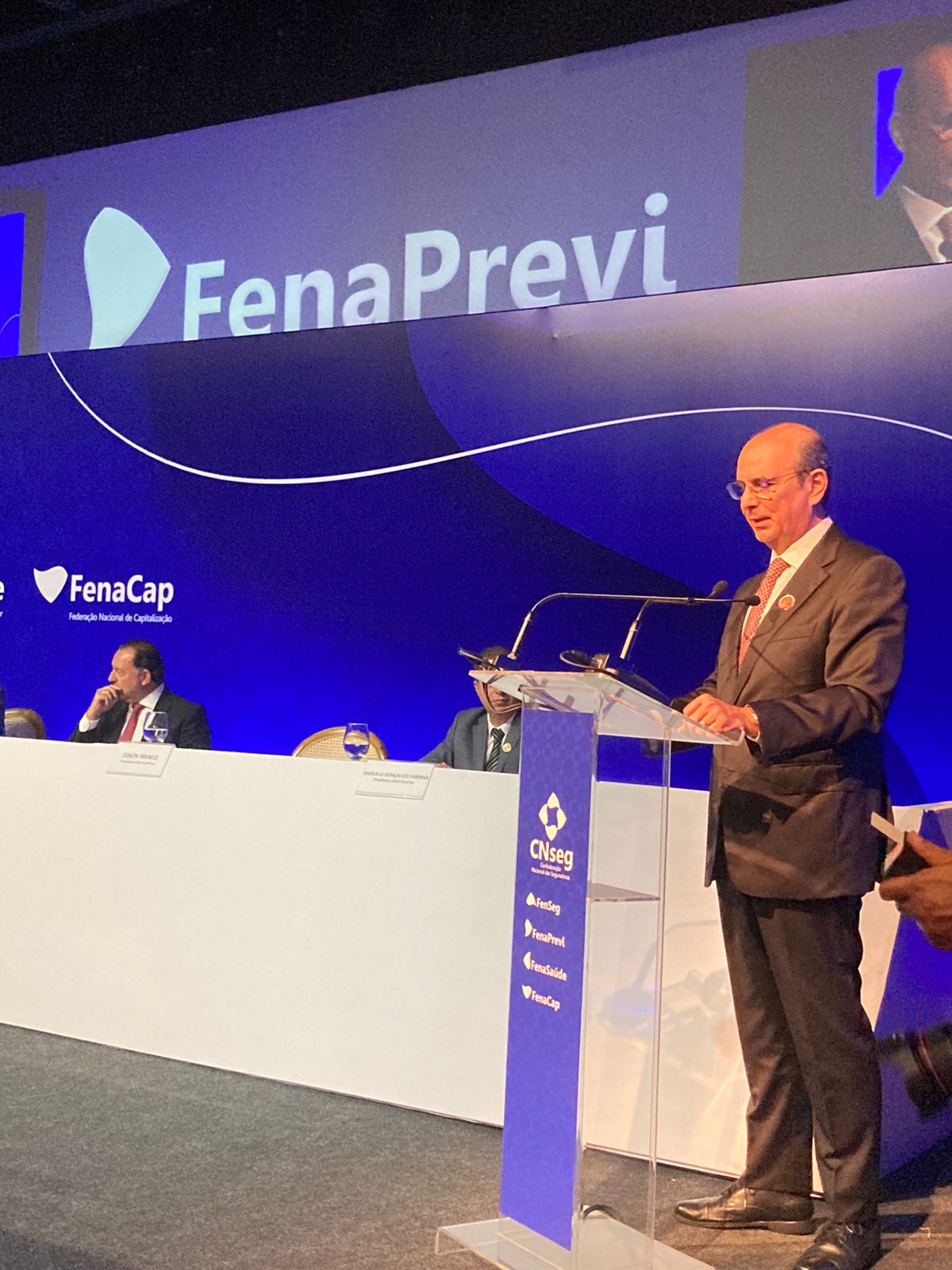 Edson Franco toma posse como presidente da Fenaprevi