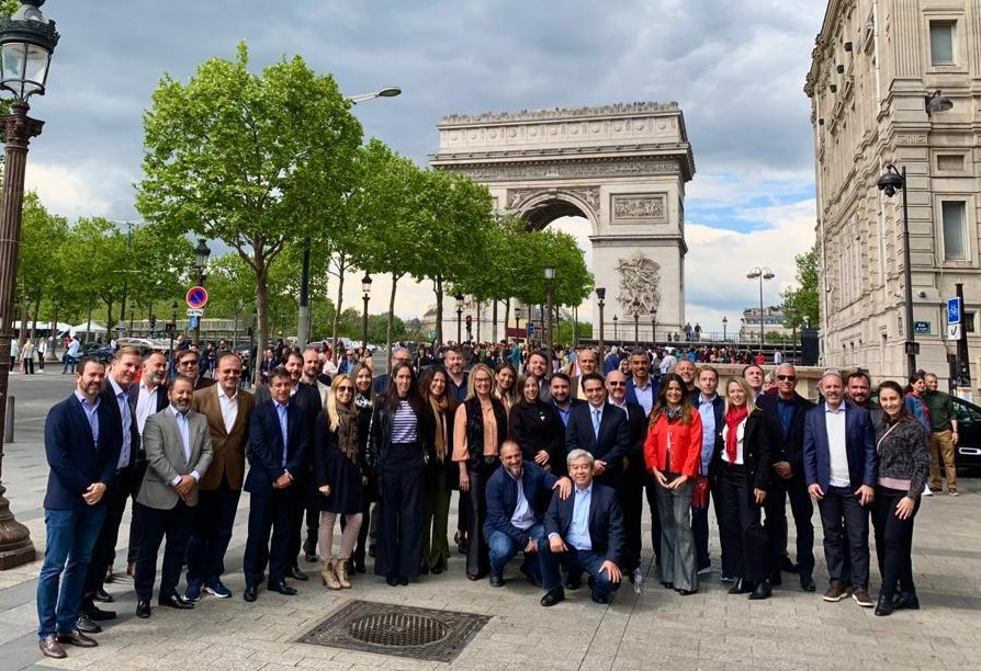 AXA no Brasil leva corretores para a França