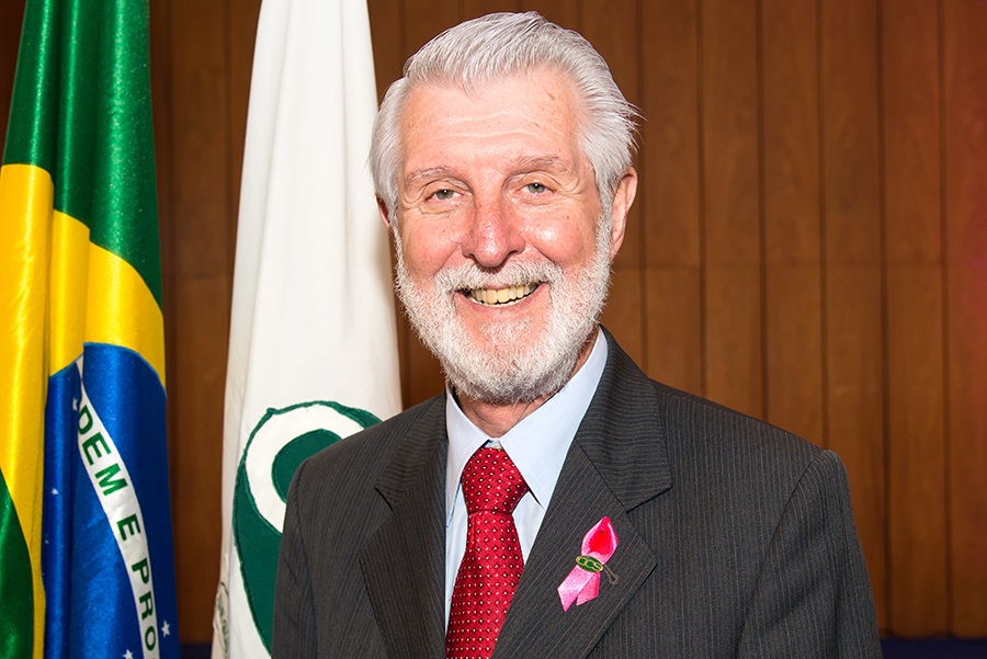 Adevaldo Calegari e os seus 50 anos de seguros