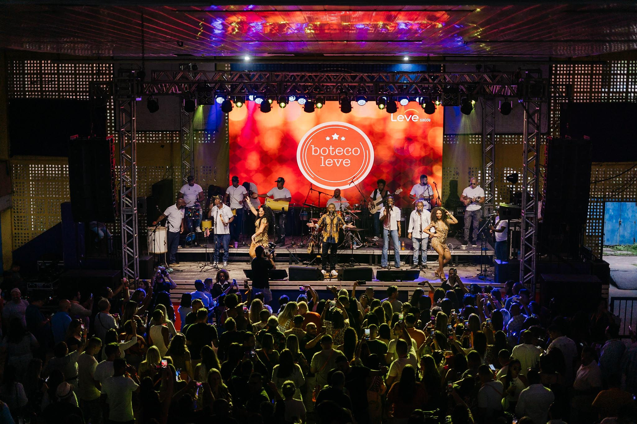 Leve Saúde prestigia mais de mil profissionais do mercado corretor e parceiros no “Boteco Leve – A Festa”