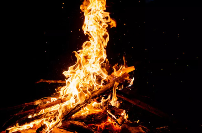 Festejos juninos: uso de fogos, balões e fogueiras exige cuidado e prevenção