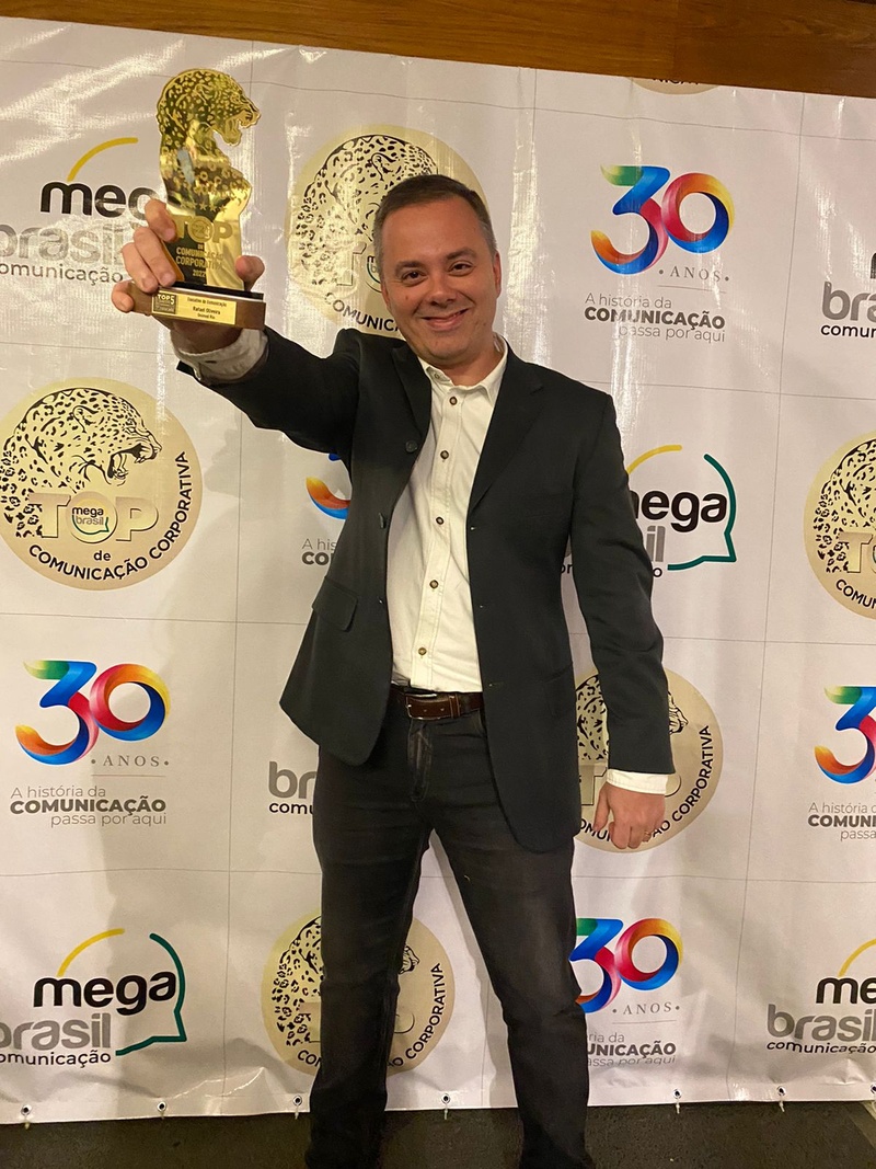 Rafael Oliveira, da Unimed-Rio, é eleito o executivo de comunicação da Região Sudeste pela Mega Brasil