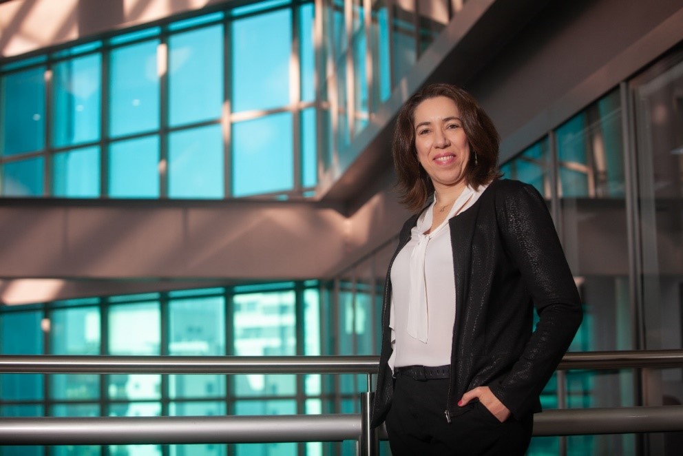 Executiva da Mercedes-Benz Corretora de Seguros participa de painel na #ABX22