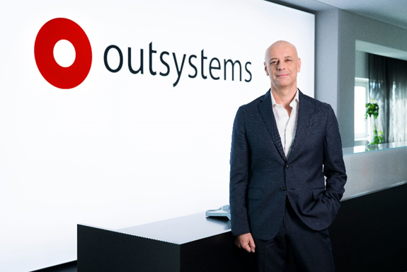 Tecnologia low-code transforma a relação entre pacientes, médicos e operadoras de saúde