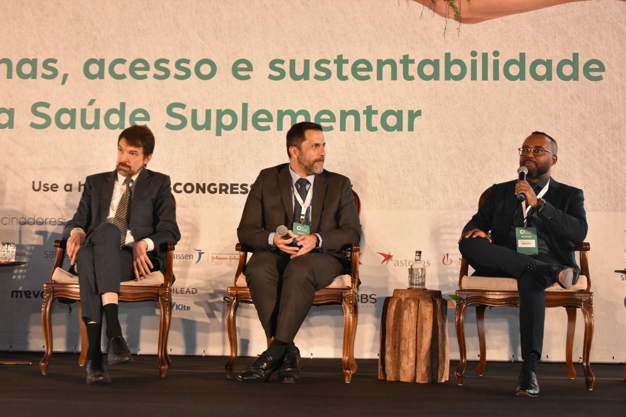 Papel da saúde na eleição e acesso aos planos são os principais temas debatidos na abertura do 26º Congresso Abramge