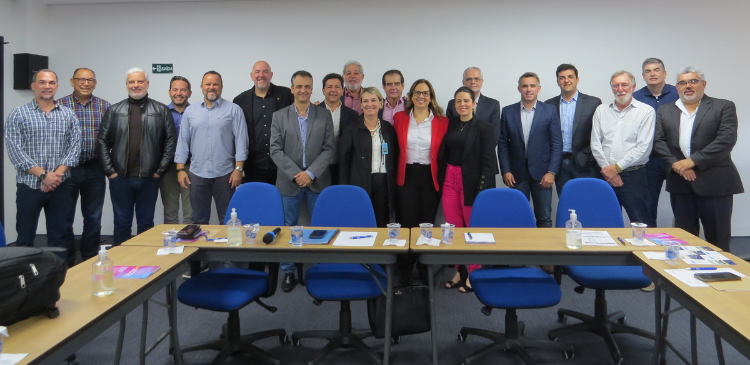 Comissão Intersindical discute preços do seguro auto e casos do Disque Sincor