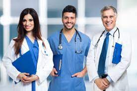 Akad passa a vender seguro para médicos e dentistas pelo celular