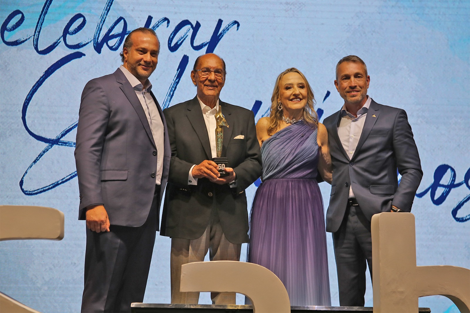 Festa marca cinquentenário da Sabemi em Porto Alegre