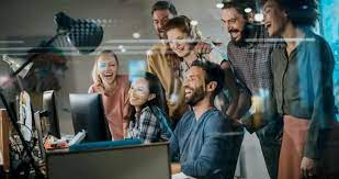 No Brasil, 89% das empresas têm estratégias de bem-estar; índice superior às médias global e regional, aponta Aon