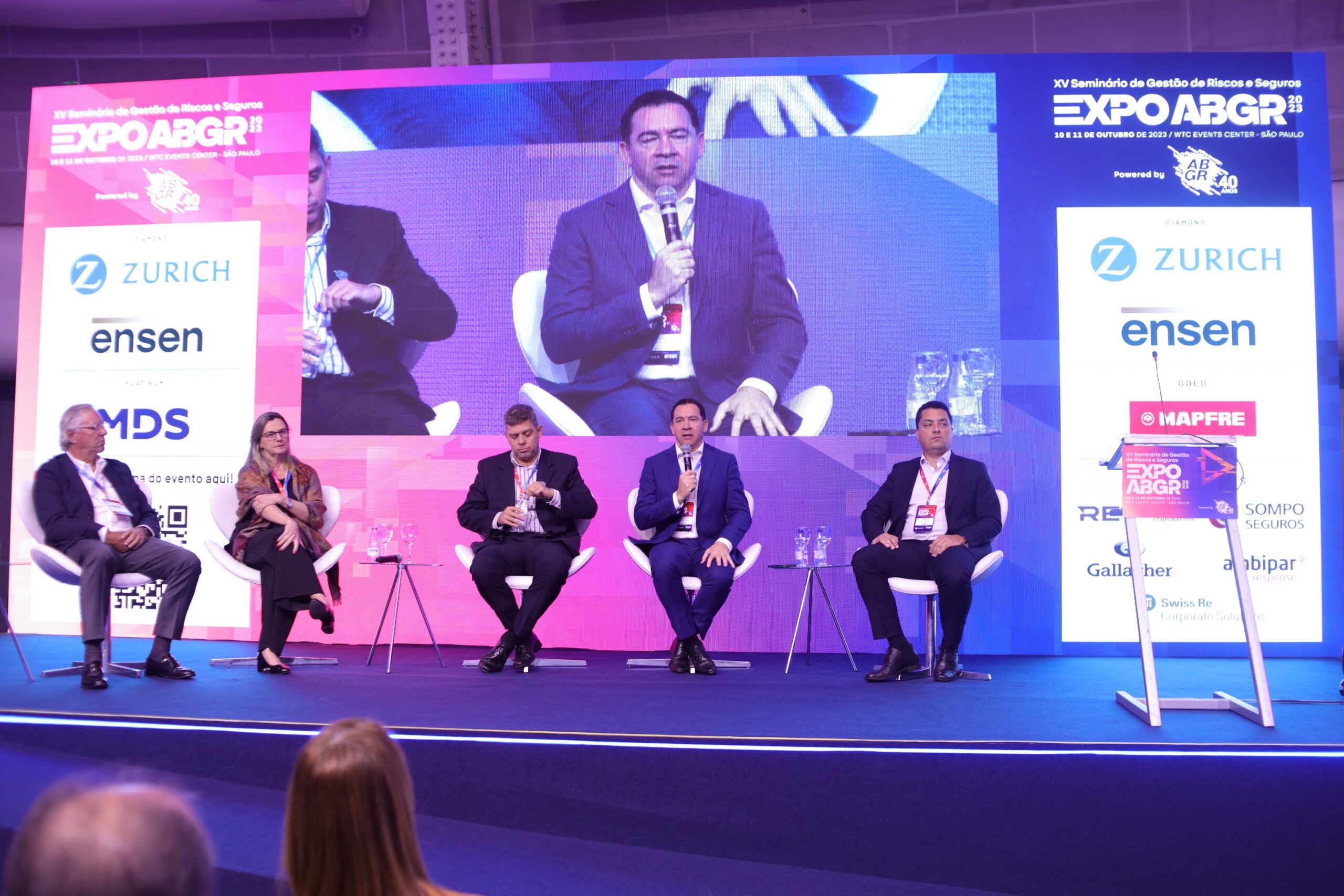 Conhecimento e networking em um só lugar