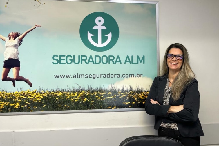 Simoni Calvalcanti é a nova gerente de Produtos da Seguradora ALM