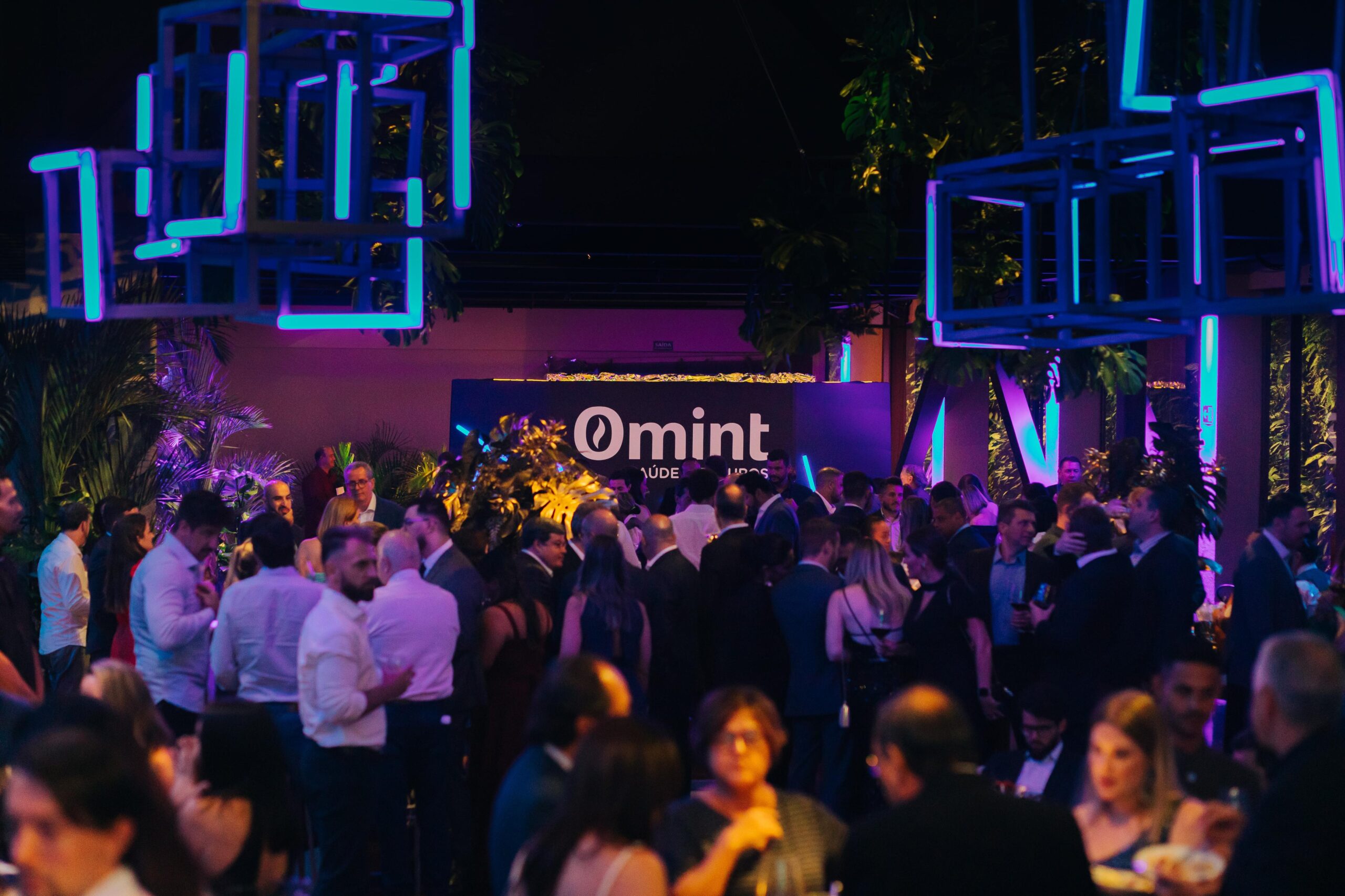 Omint: parceiros das verticais de saúde e seguros são premiados em evento