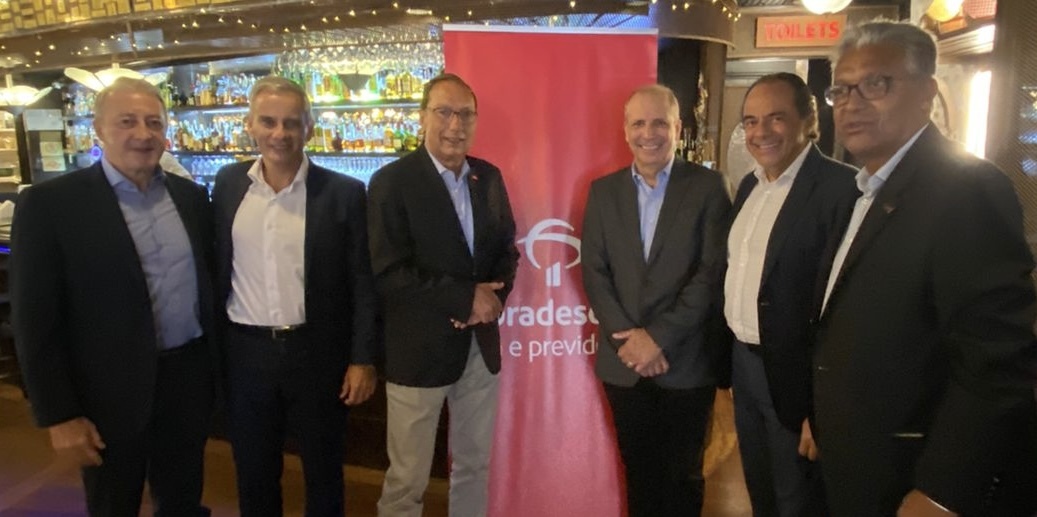 Presidente da Aconseg-SP prestigia Bradesco Vida e Previdência em almoço do CCS-SP