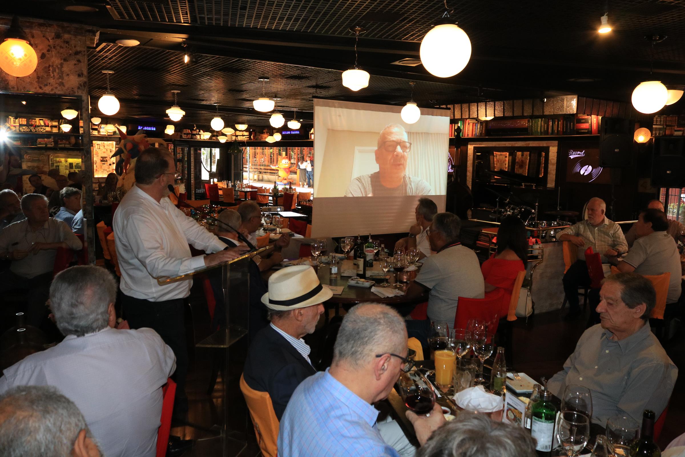 Almoço do CCS-SP abre espaço para debates entre associados