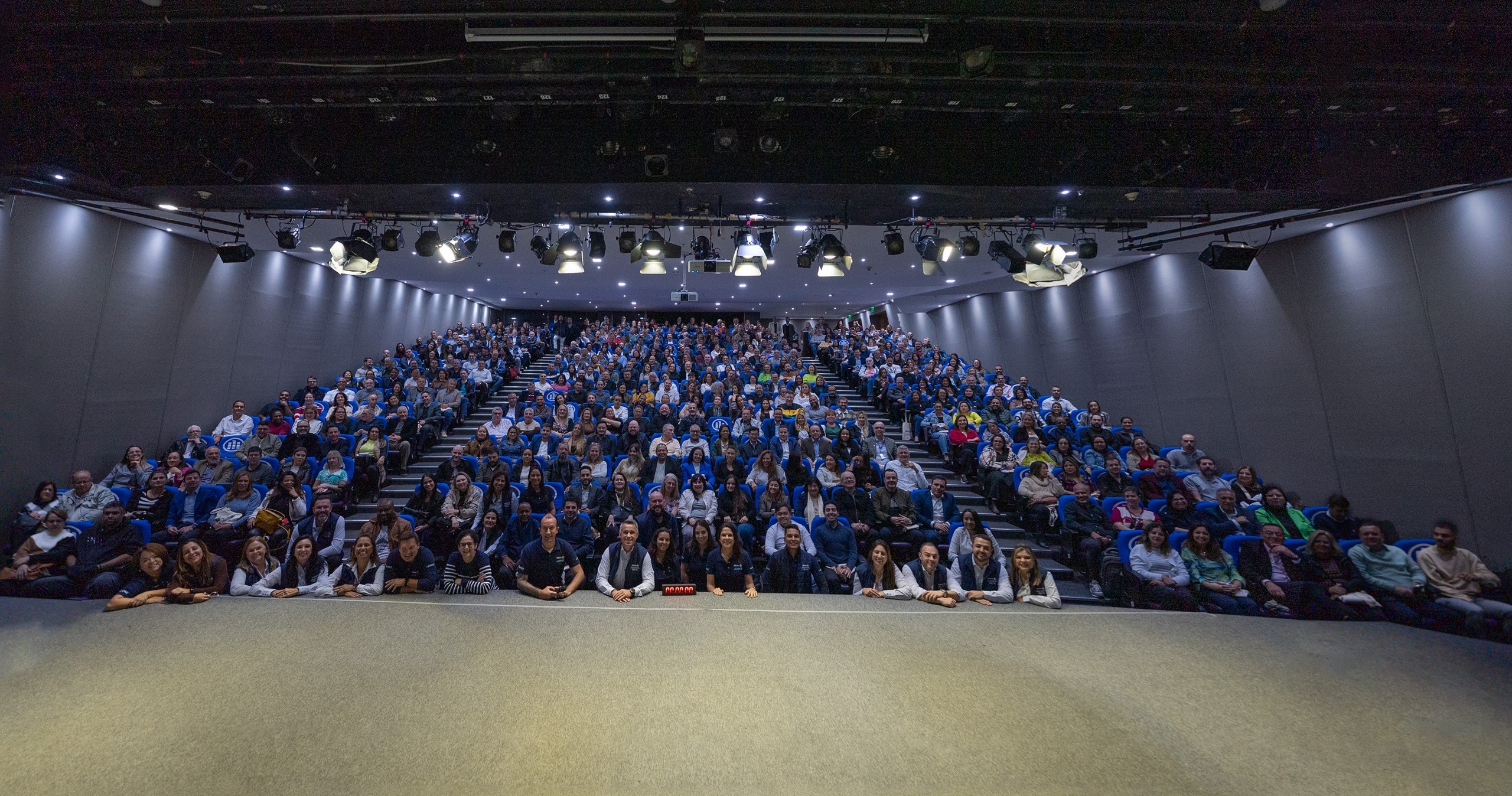 Allianz lota Teatro Renaissance com nova capacitação sobre seguro de Vida