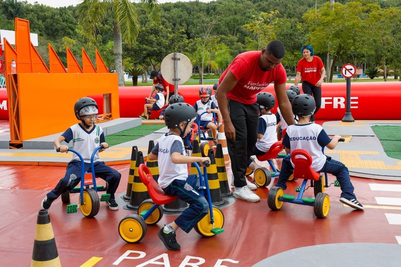 Maio Amarelo: “Na Pista Certa” leva conscientização e cidadania para crianças do CEU Três Pontes