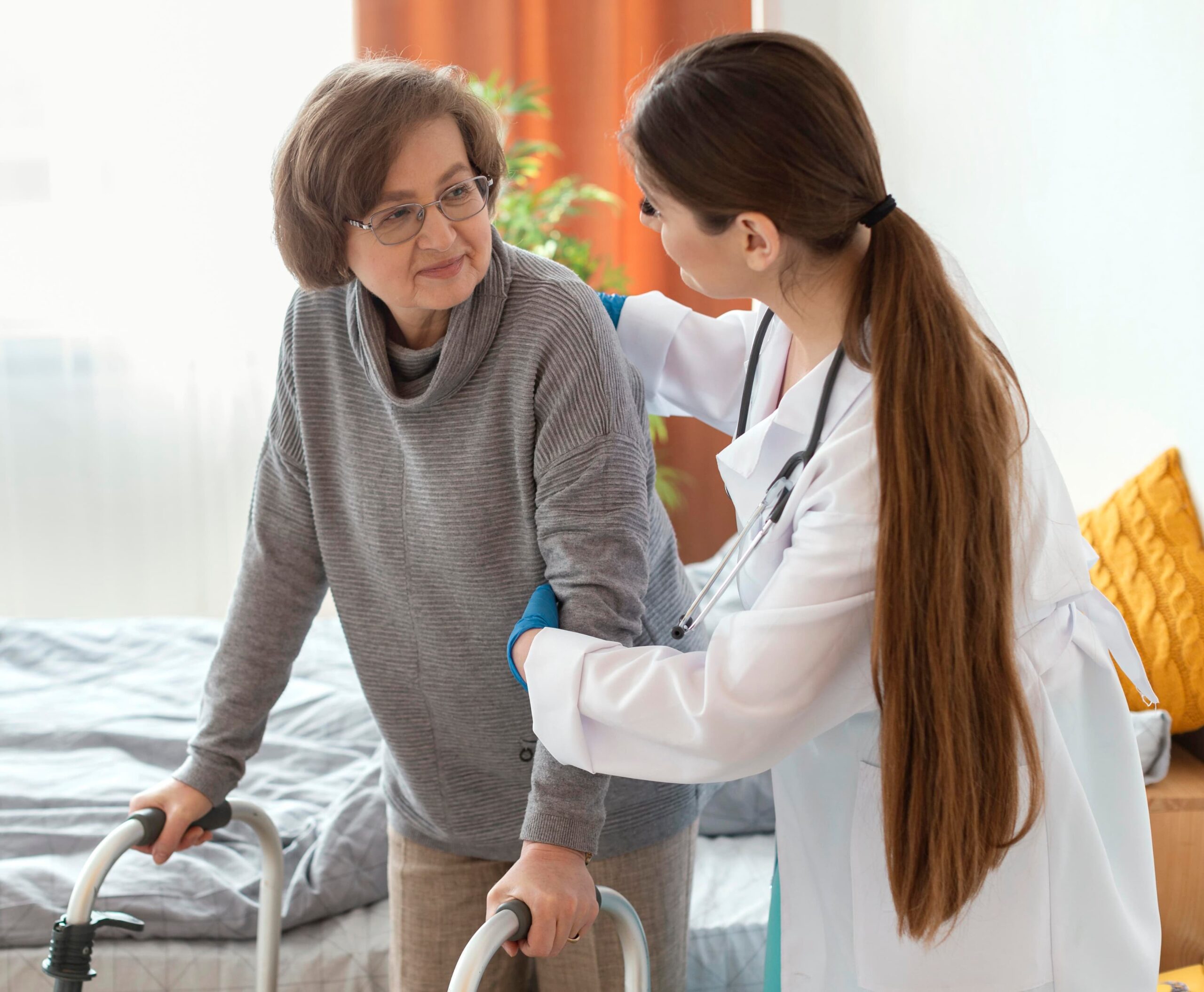 Mês da Enfermagem homenageia o cuidado feminino
