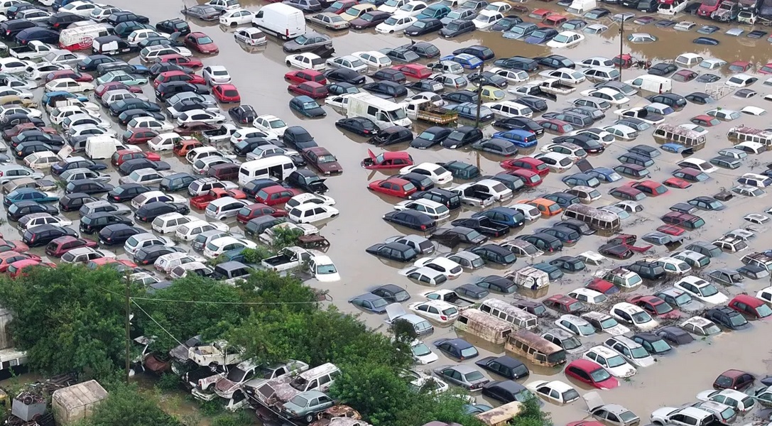 Gaúchos perderam 200 mil carros na enchente e a minoria deve ter seguro