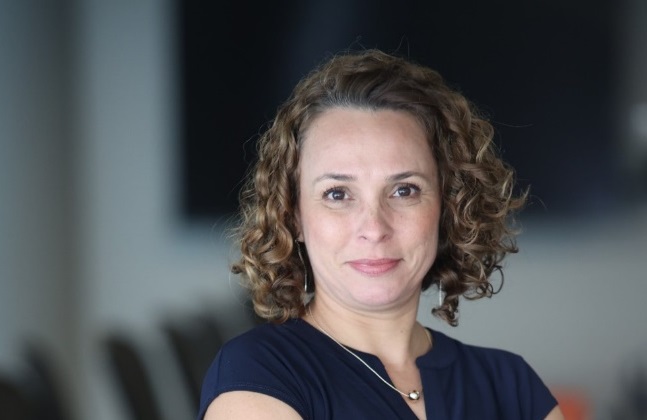 Superintendente da CNseg, Carla Simões, é eleita uma das feras da comunicação pelo TOP Mega Brasil