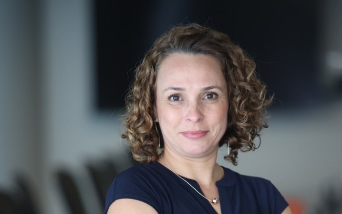 Executiva da CNseg, Carla Simões, disputa título de Executivo do Ano no TOP Mega Brasil 2024