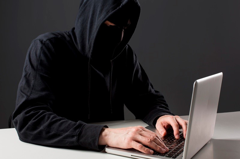 Noite de sexta-feira é o momento preferido dos fraudadores de documentos em seguradoras de saúde, segundo estudo da idwall