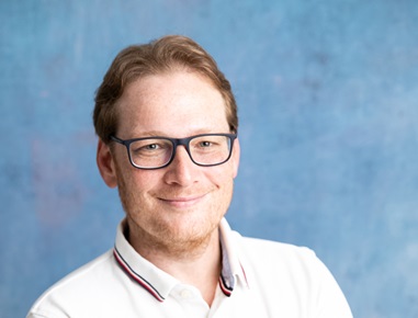 Akad lança IA inédita para precificação de seguros de transporte