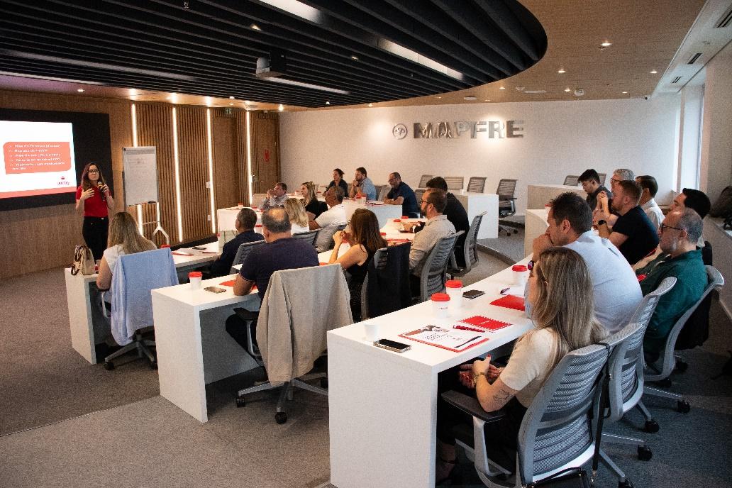 MAPFRE capacita corretores de seguros para liderança de alta performance