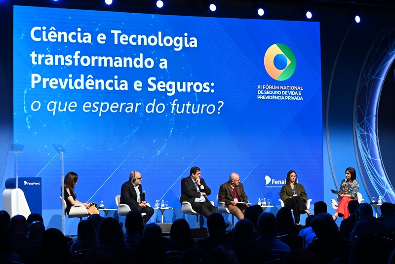 Discussão sobre os desafios trazidos pela longevidade marca a abertura das atividades do XI Fórum Fenaprevi