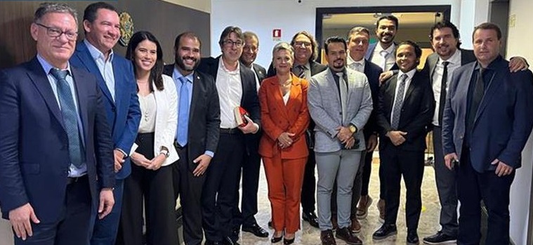 Superintendente da APVS Brasil marca presença em encontro em Brasília para debater a aprovação da Lei Complementar nº 213/2025