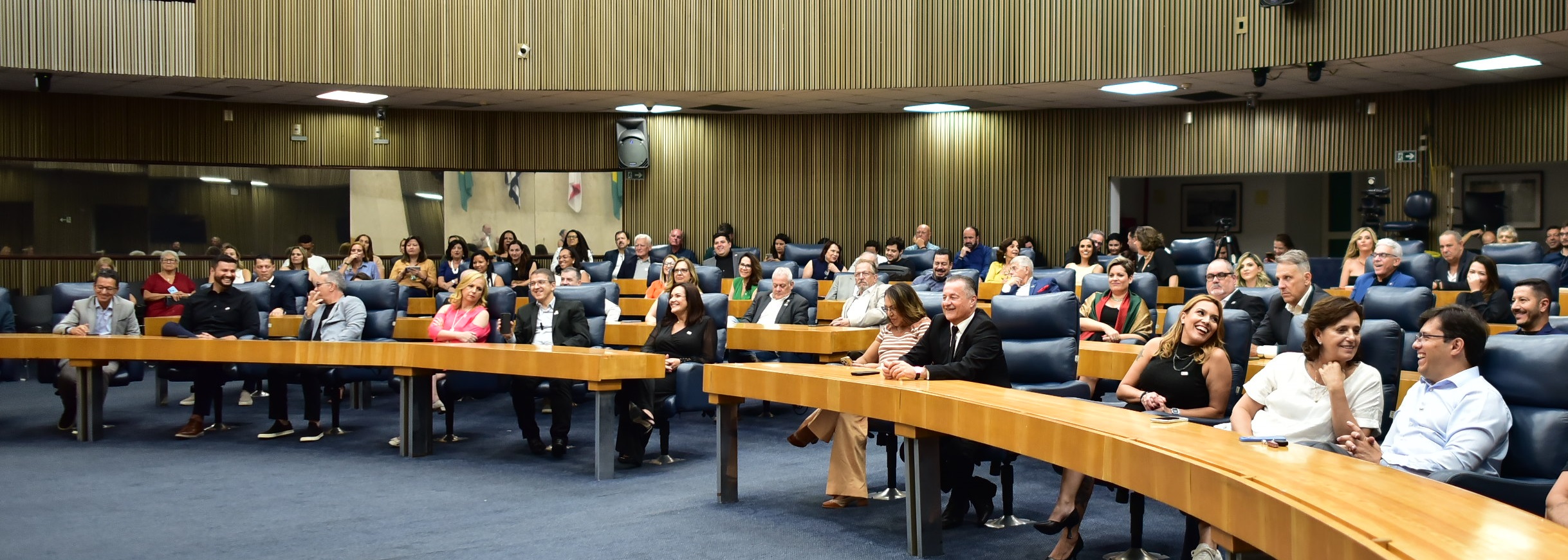 Lançamento do livro Profissionais do Seguro conta com sócia da Onesave como uma das autoras