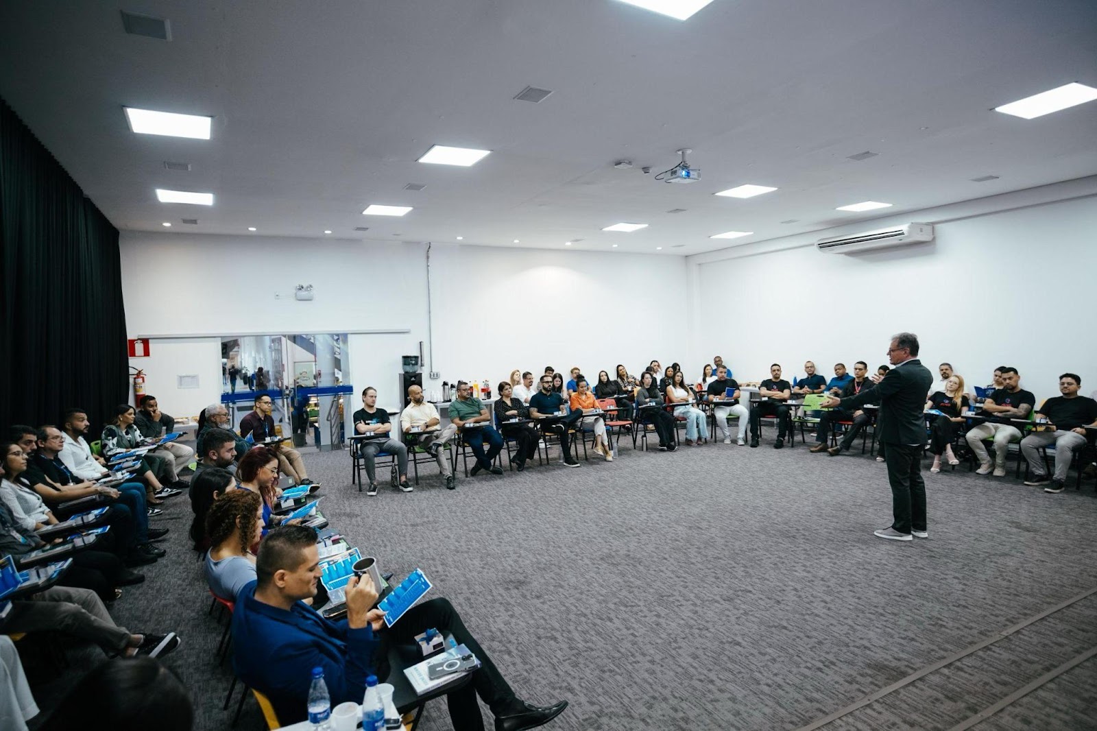 APVS Brasil investe no futuro com Programa de Liderança voltado para a excelência no setor de proteção veicular