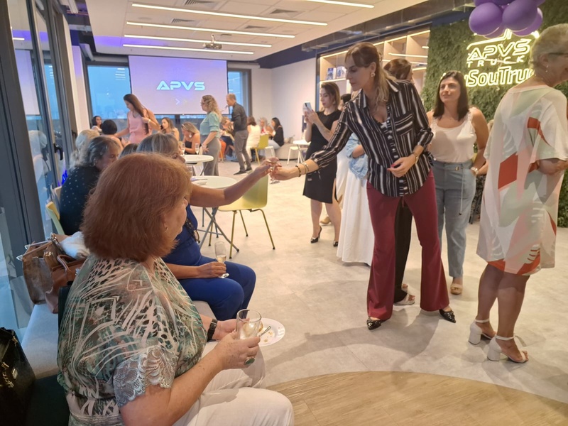 APVS TRUCK promove evento em homenagem às mulheres do setor de seguros