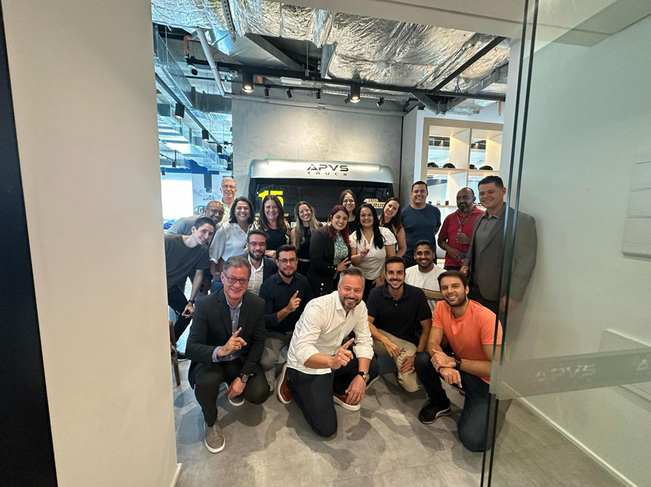 APVS Truck recebe jovens empresários e reforça parceria para fortalecer a proteção veicular no setor de transporte de cargas