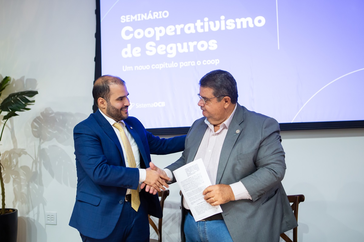 Acordo capacitará profissionais do cooperativismo de seguros no Brasil