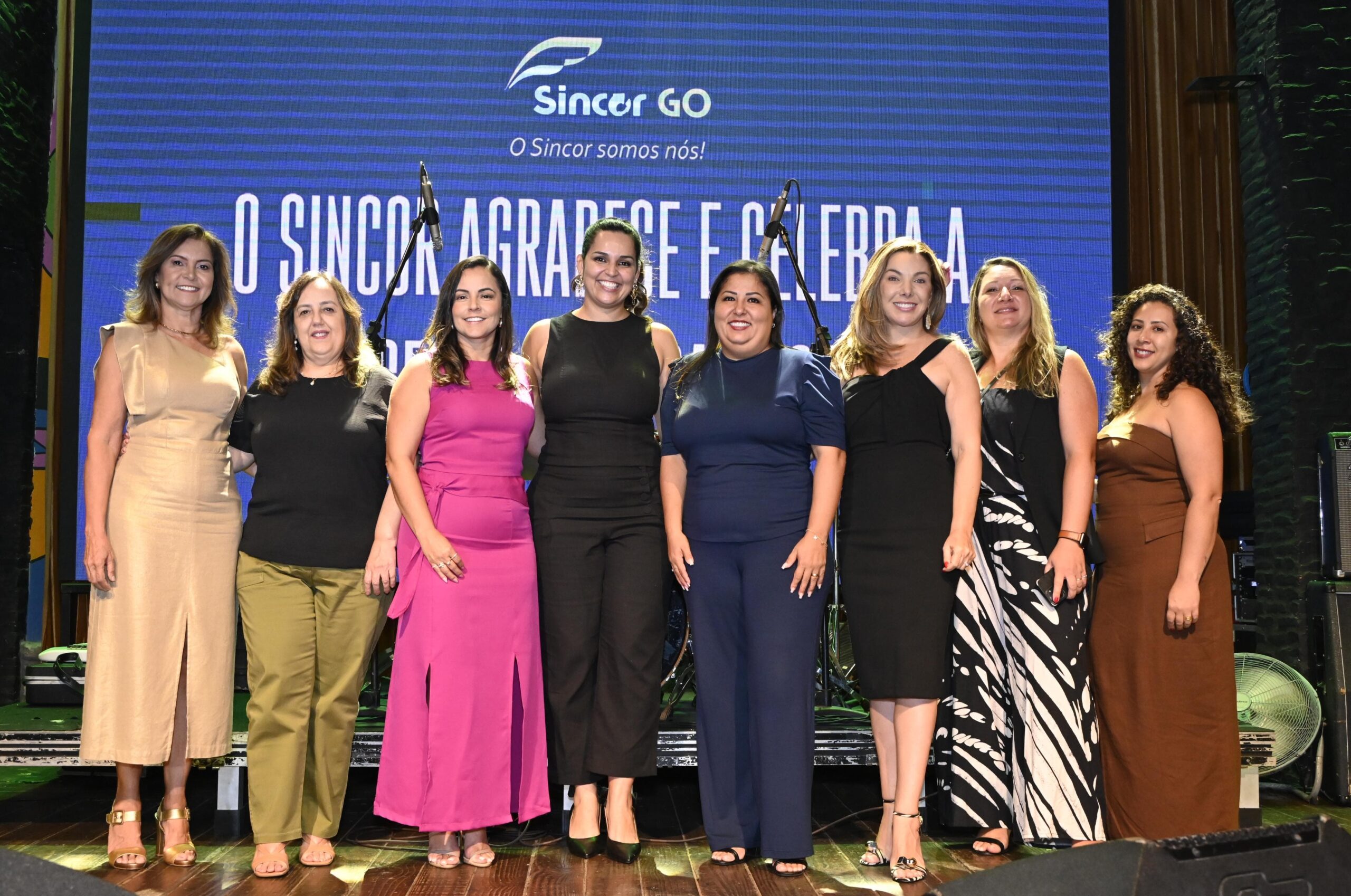 Uma noite memorável: Sincor-GO celebra o Dia da Mulher com música, animação e reconhecimento.