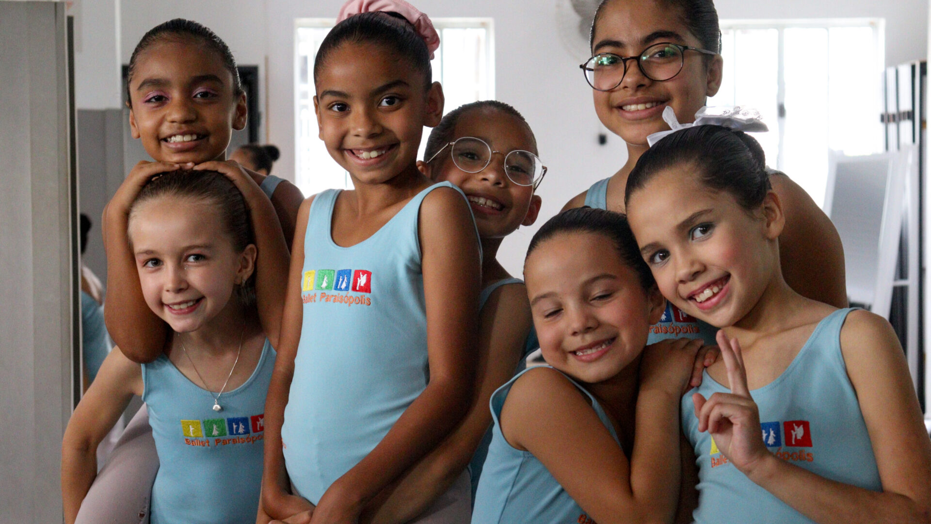 Galcorr promove Páscoa solidária com doação de chocolates para crianças do Ballet Paraisópolis