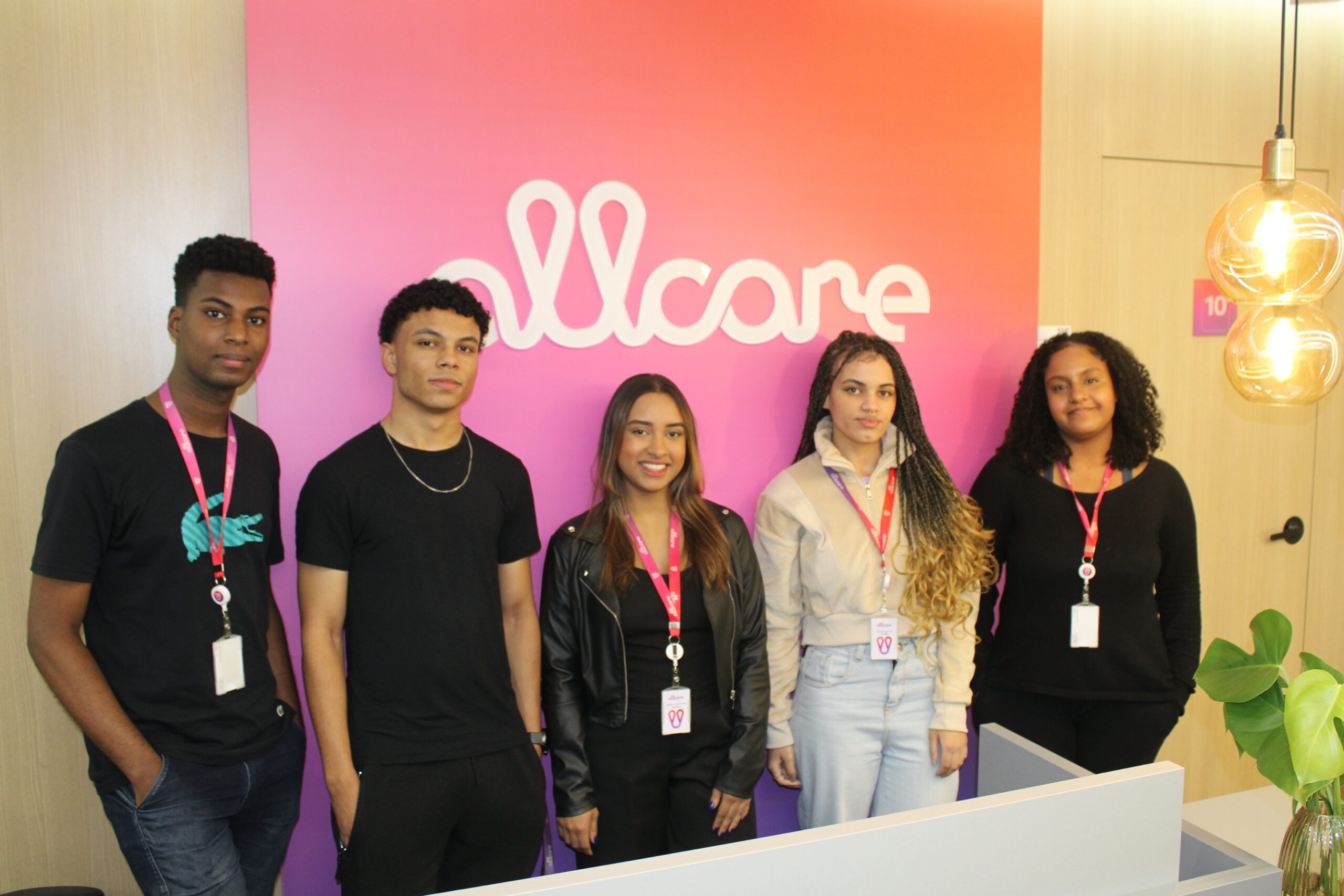 Allcare conclui primeira turma do Programa de Aprendiz Afirmativo para Jovens Negros e anunciará novas vagas este mês