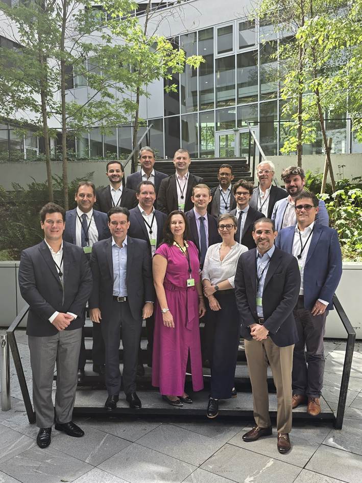 Executivos do Setor Segurador Discutem Regulação e Transição Climática em Paris